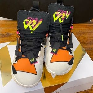 NEW! Jordan Why Not Zer0.4 'Shattered Backboard' Mens Size 9 Ivory/Orange/Volt